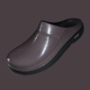 Oofos Oocloog Luxe Clay Shiny Recovery Comfort Mule Clogs Women’s Size 8 Men 6